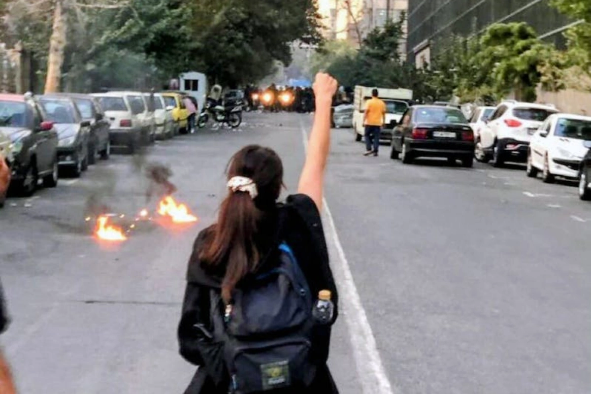 Tehranlı narazı qadınların şüarı: “Diktatora ölüm” - VİDEO